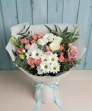 Букет цветов из:  Розы, Лизиантусы и Хризантемы в Махнёво Свердловской области