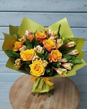 Букет цветов из:  Альстромерии и Розы в Махнёво Свердловской области