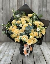 Букет цветов из:  Розы и Лизиантусы в Махнёво Свердловской области
