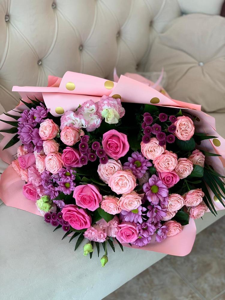 Букет цветов из: Хризантемы, Розы и Лизиантусы в Махнёво Свердловской области