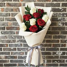 Букет цветов из:  Розы в Махнёво Свердловской области
