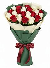 Букет Микс из красных и белых роз #REPLACE_PRED# Махнёво Свердловской области