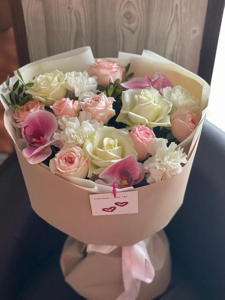 Букет цветов из: Орхидеи, Розы и Гвоздики в Махнёво Свердловской области