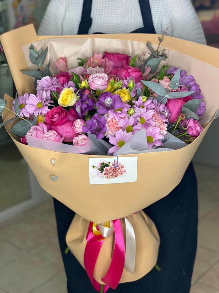 Букет цветов из: Хризантемы, Гвоздики и Альстромерии в Махнёво Свердловской области