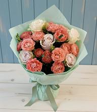Букет цветов из:  Розы в Махнёво Свердловской области