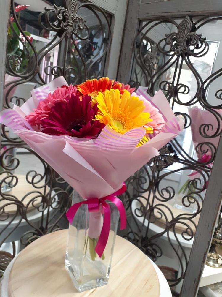 Букет цветов из: Герберы в Махнёво Свердловской области