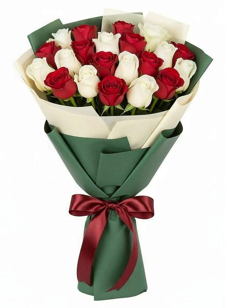 Букет Микс из красных и белых роз в Махнёво Свердловской области