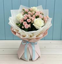 Букет цветов из:  Розы в Махнёво Свердловской области