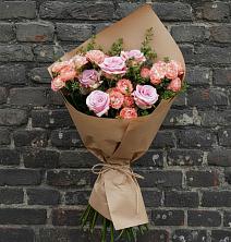 Букет цветов из:  Розы в Махнёво Свердловской области