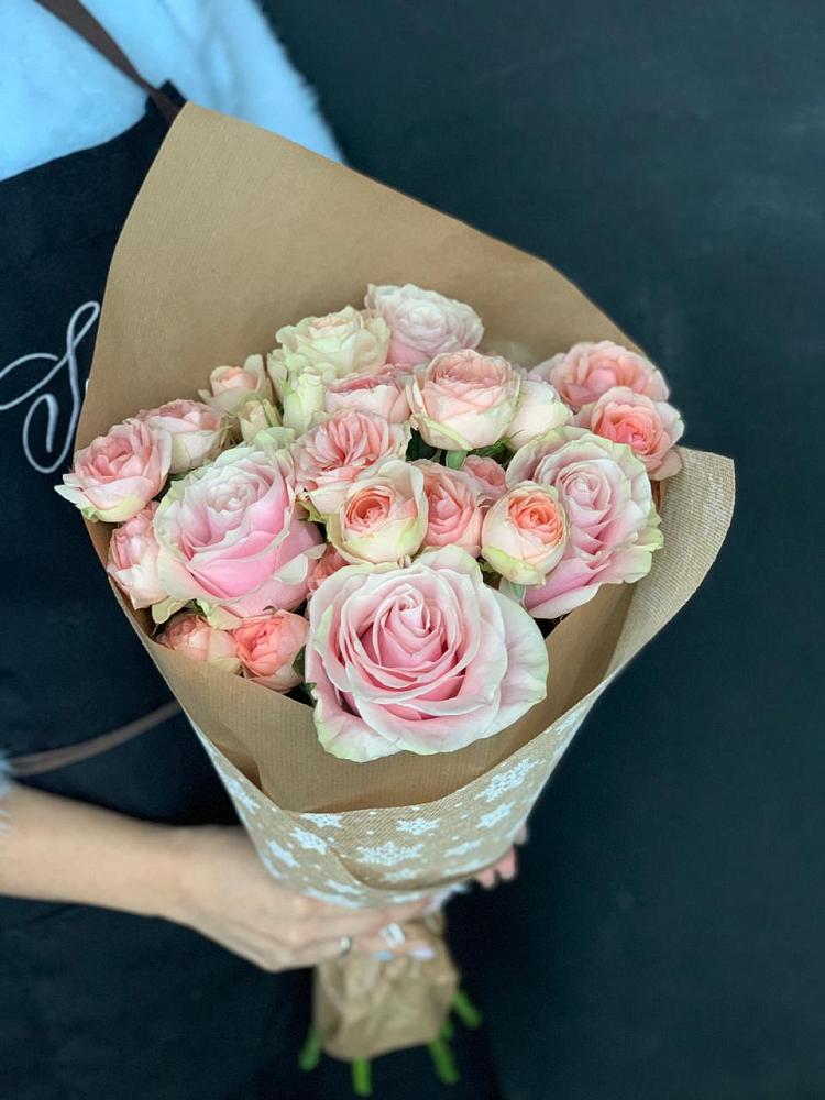 Букет цветов из: Хризантемы и Розы в Махнёво Свердловской области