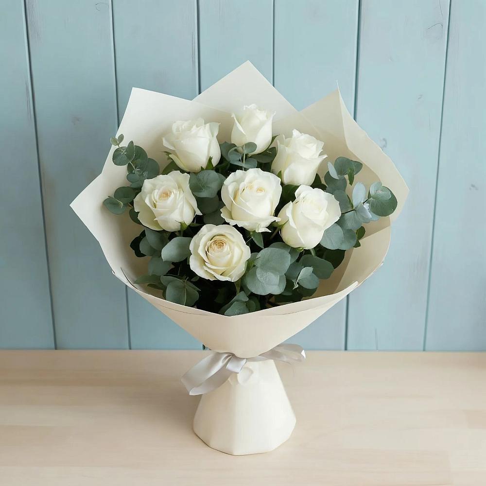 Букет Белые розы в Эвкалипте в Махнёво Свердловской области