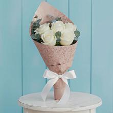 Букет цветов из:  Розы в Махнёво Свердловской области