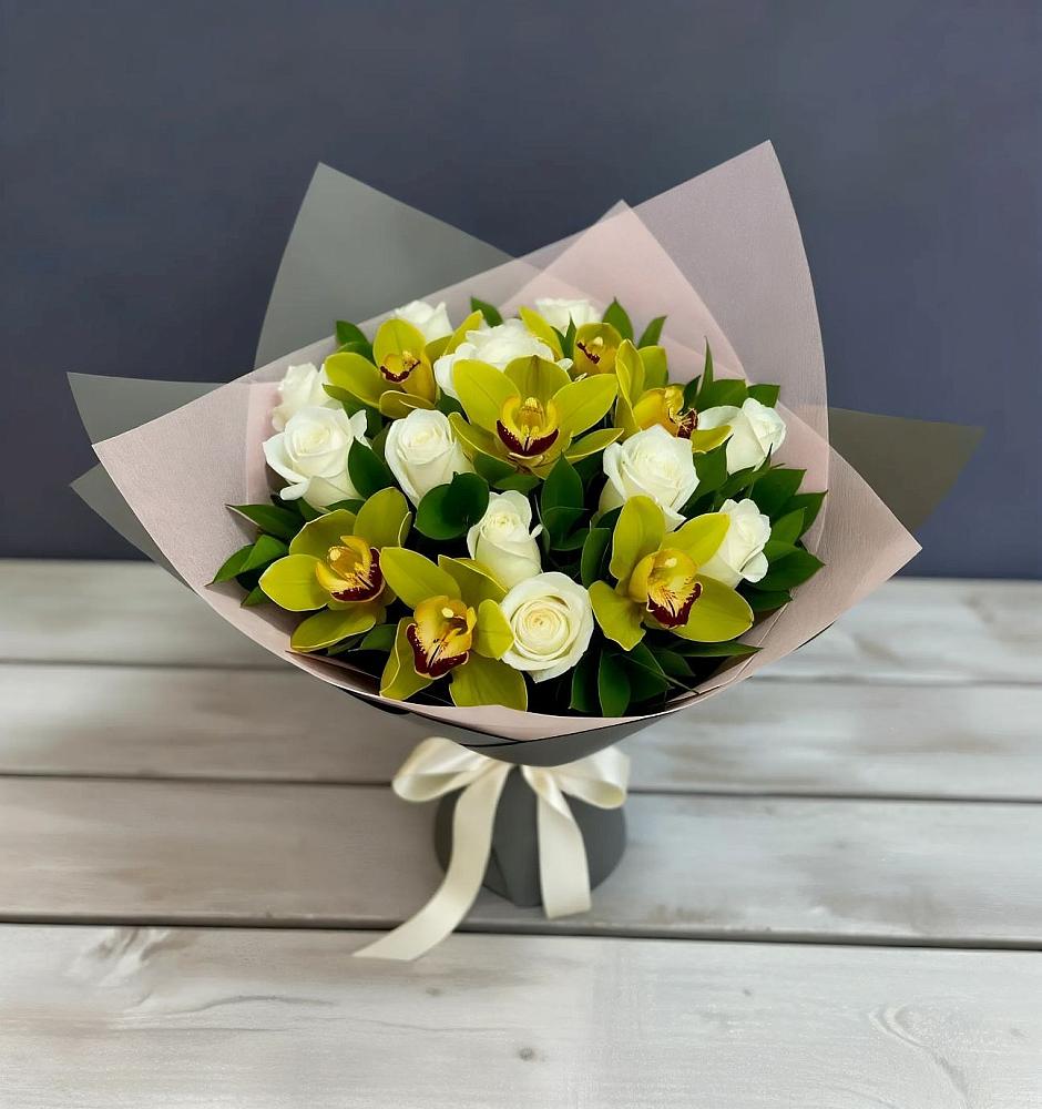 Букет цветов из: Орхидеи и Розы в Махнёво Свердловской области