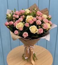 Букет цветов из:  Розы в Махнёво Свердловской области
