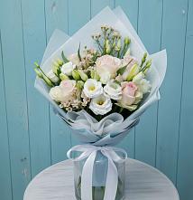 Букет цветов из:  Розы и Лизиантусы в Махнёво Свердловской области