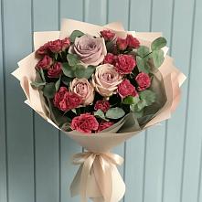 Букет цветов из:  Гвоздики и Розы в Махнёво Свердловской области