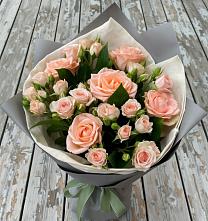 Букет цветов из:  Розы в Махнёво Свердловской области