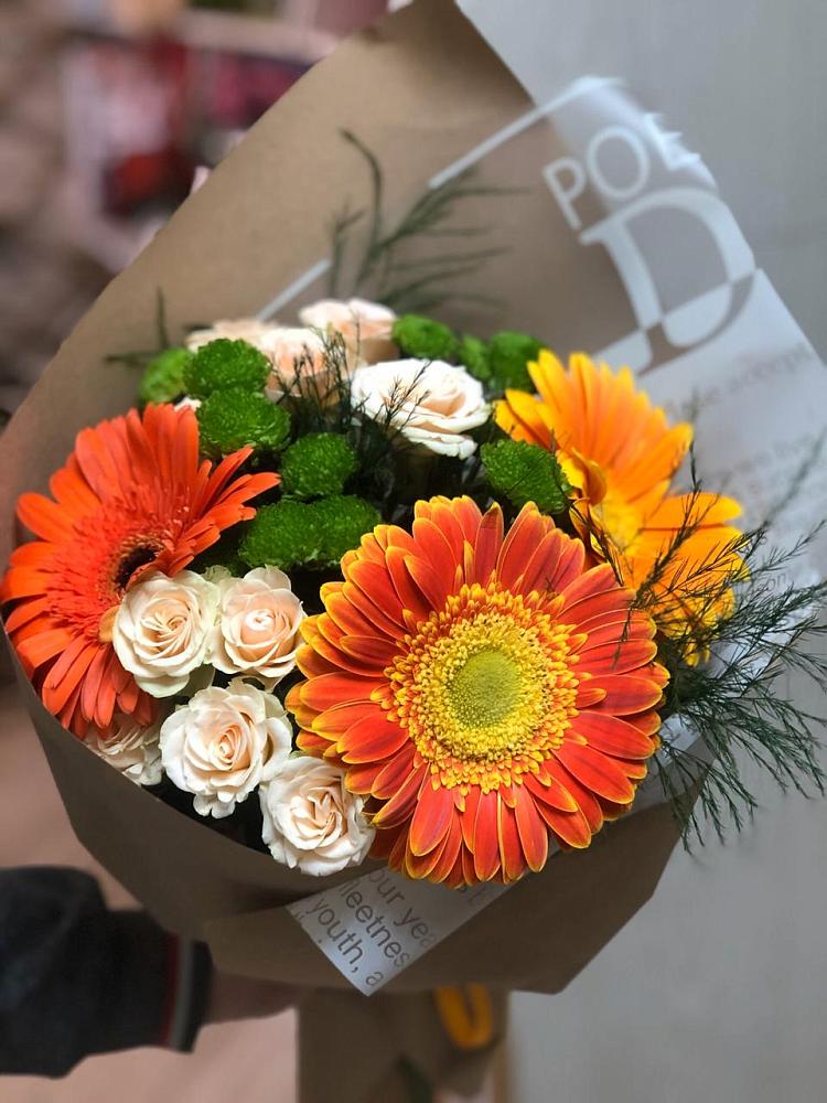 Букет цветов из: Герберы, Хризантемы и Розы в Махнёво Свердловской области
