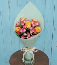 Букет цветов из:  Розы в Махнёво Свердловской области