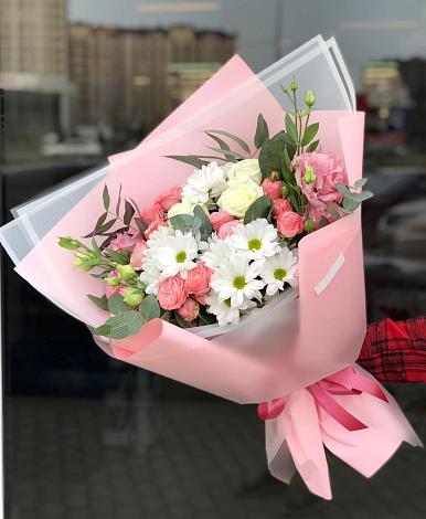 Букет цветов из: Розы, Лизиантусы и Хризантемы в Махнёво Свердловской области