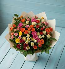 Букет Микс из разноцветных кустовых роз в Махнёво Свердловской области